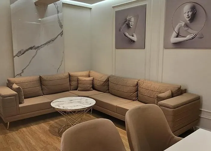 Eagle Nest * 地拉那