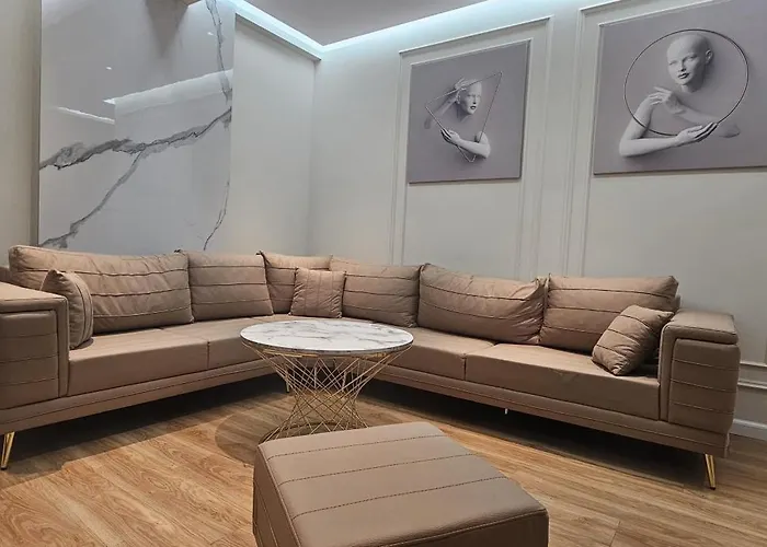 Eagle Nest * 地拉那