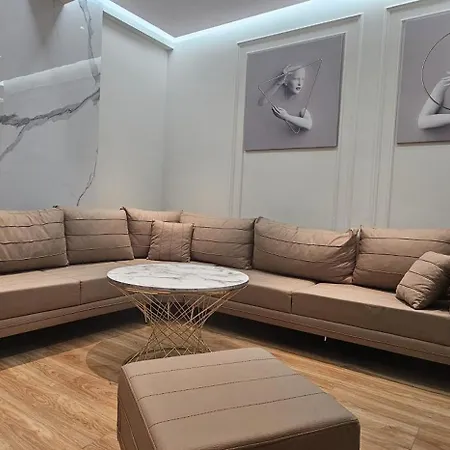 Eagle Nest Modern * 地拉那